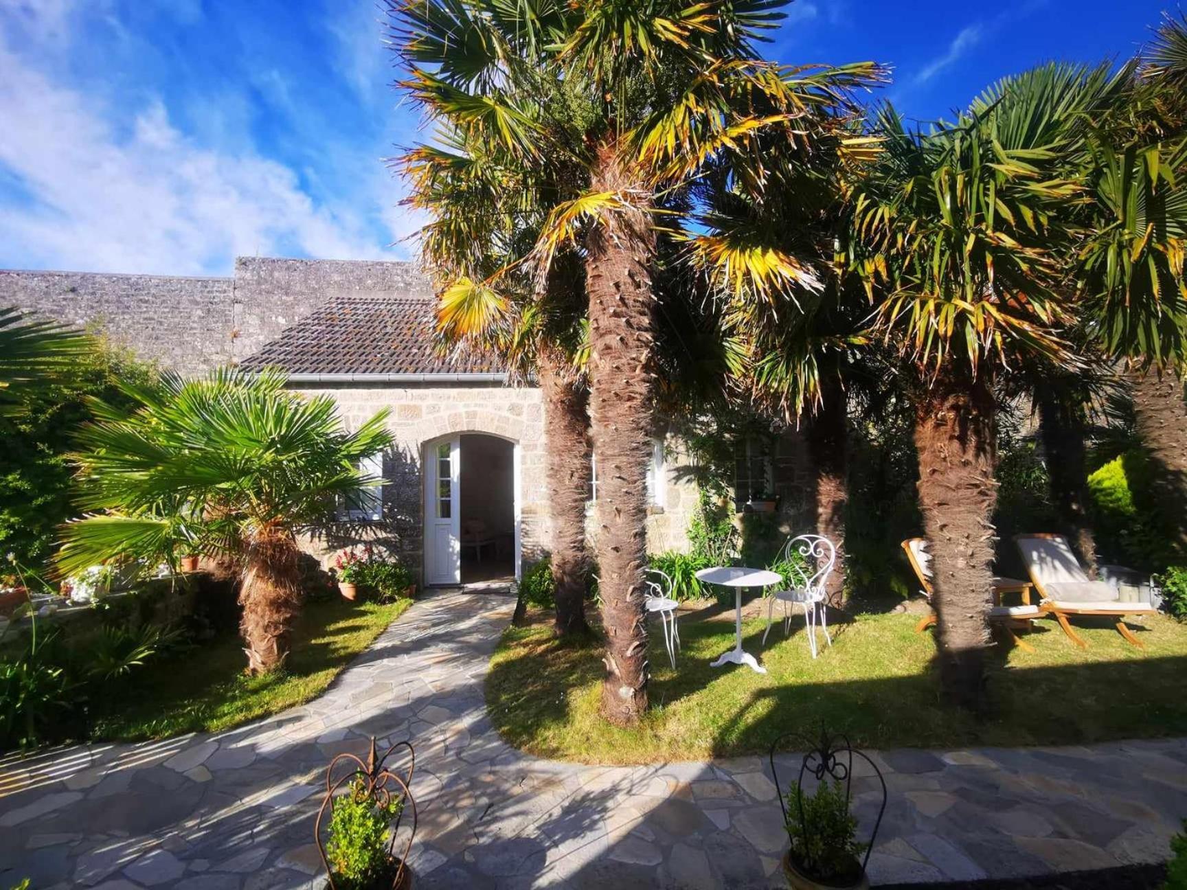 Le Prieure Barfleur Bed & Breakfast エクステリア 写真